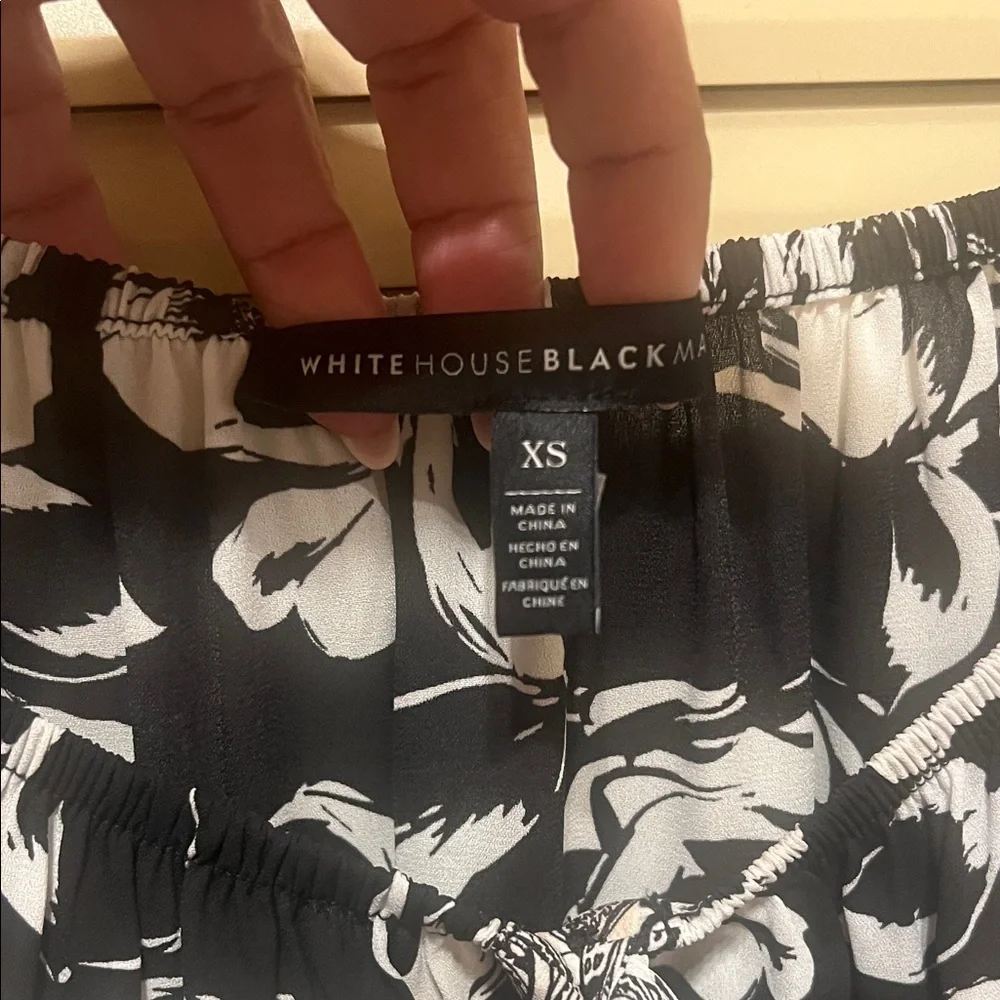 White House Black Market Black and White Floral Off-Shoulder Blouse - Picture 3 of 11